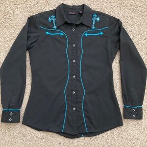 Women’s vintage Wrangler black western shirt. Size M